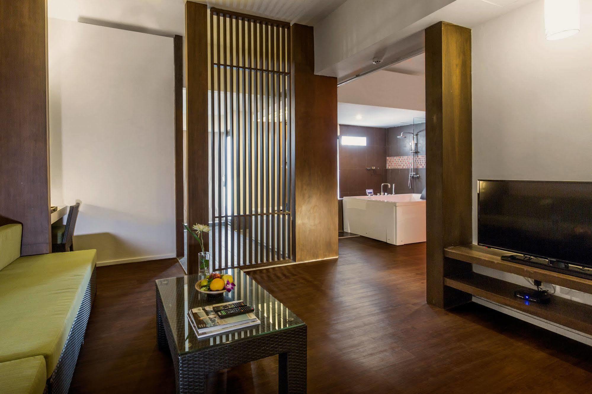 Park Srinakarin Hotel, Бангкок Экстерьер фото