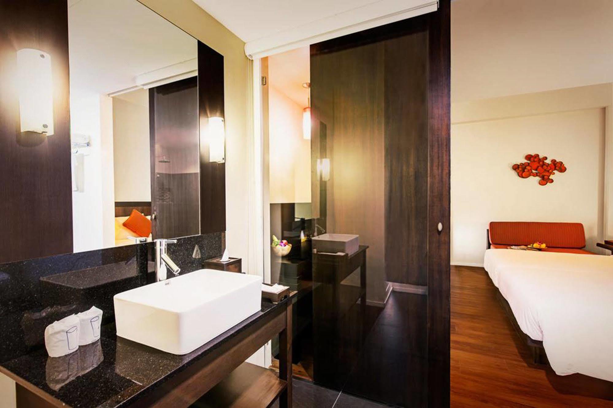 Park Srinakarin Hotel, Бангкок Экстерьер фото