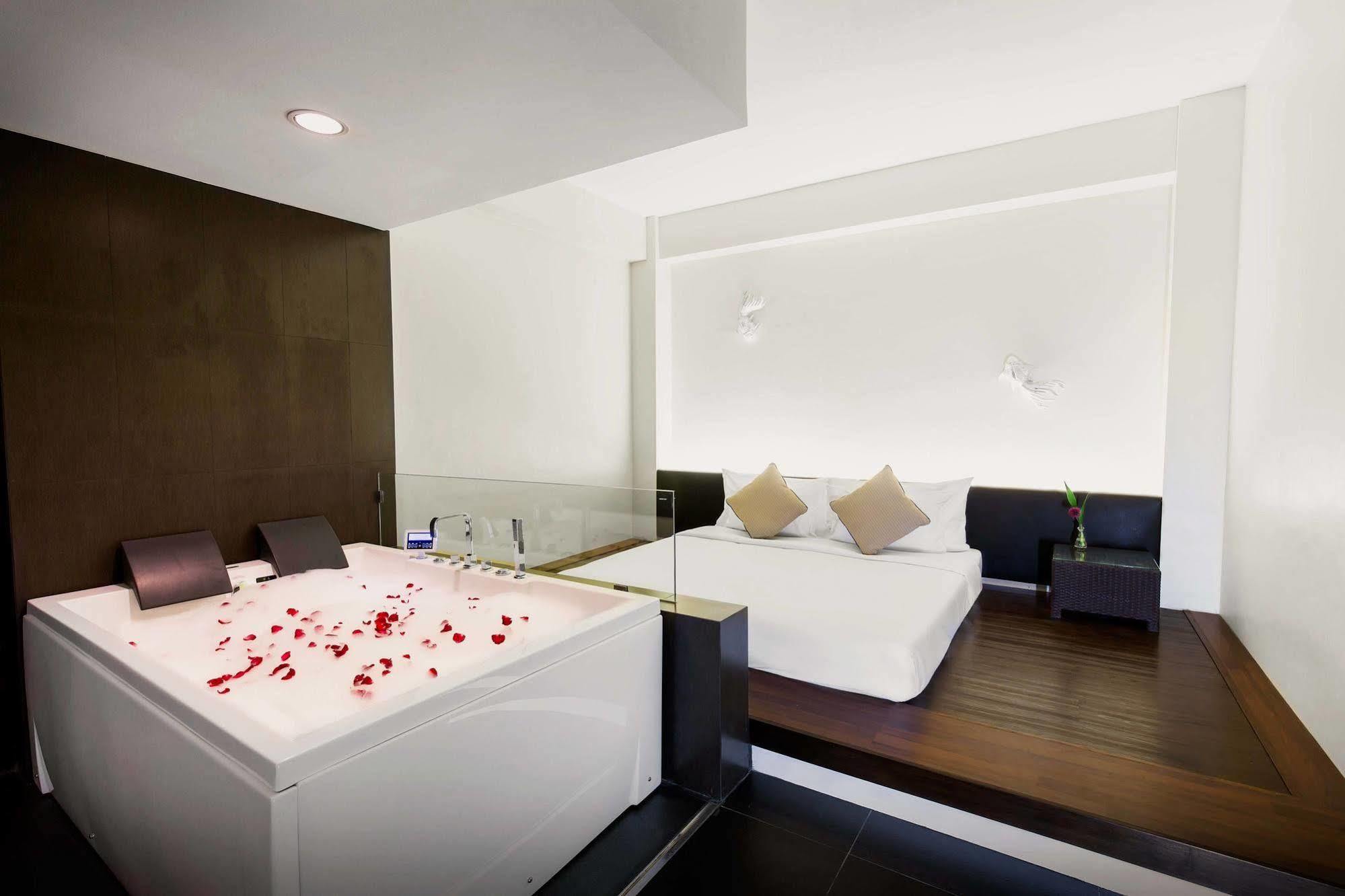 Park Srinakarin Hotel, Бангкок Экстерьер фото